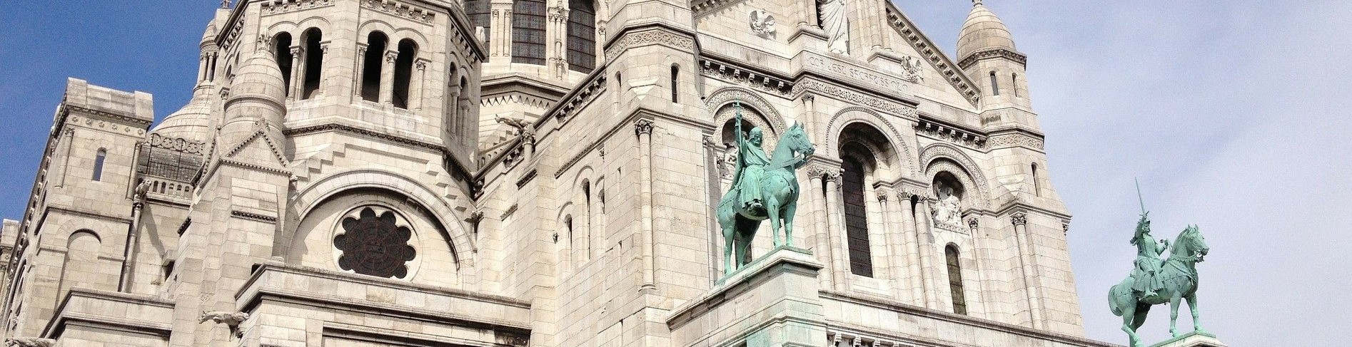 Votre Notaire est situé à Paris 17 pres du metro pereire de son boulevard
				 et du metro wagram. Il est aussi à votre disposition pour des signatures par visio et des actes avec la signature electronique.