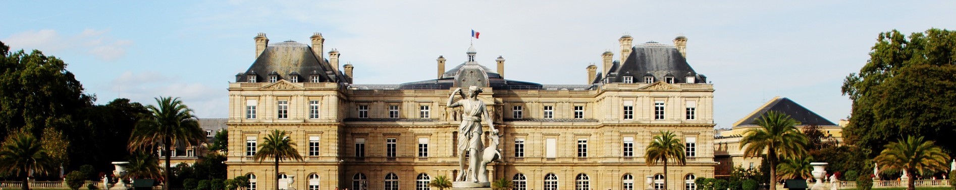 Votre Notaire est situé à Paris 17 pres du metro pereire de son boulevard
				 et du metro wagram. Il est aussi à votre disposition pour des signatures par visio et des actes avec la signature electronique.