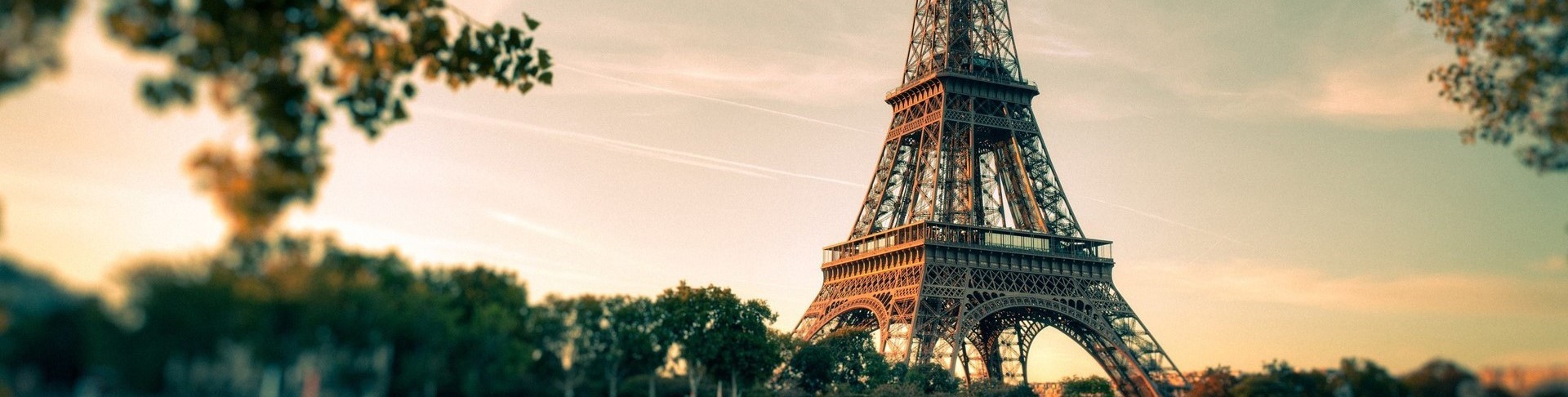 Votre Notaire est situé à Paris 17 pres du metro pereire de son boulevard
				 et du metro wagram. Il est aussi à votre disposition pour des signatures par visio et des actes avec la signature electronique.